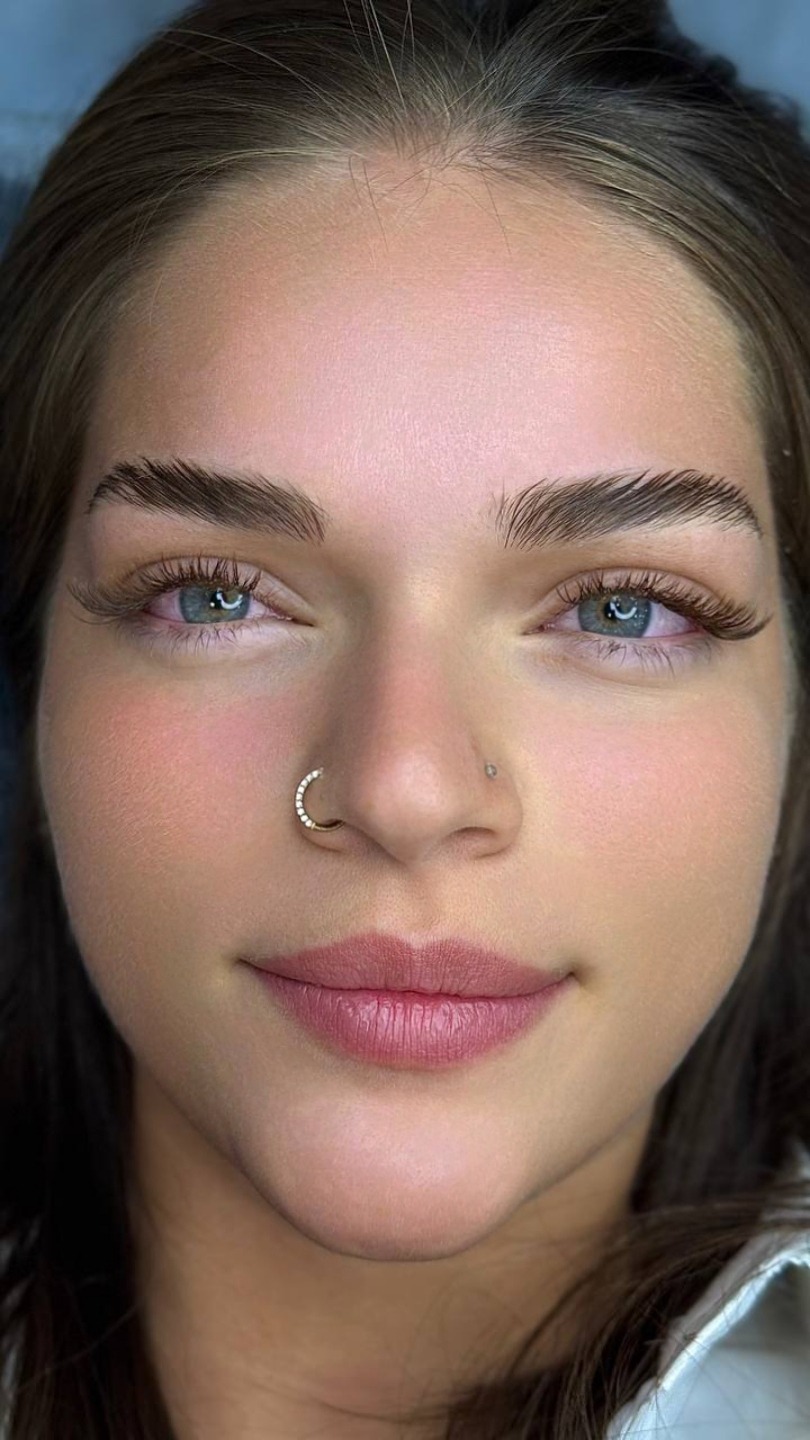 خدمات تخصصی اکستنشن مژه و لیفت فاطمه