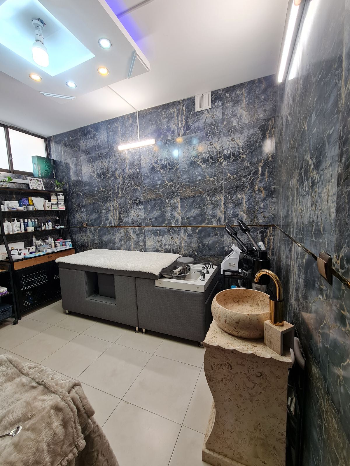 آموزشگاه و سالن آرایشی ستاره عباسی