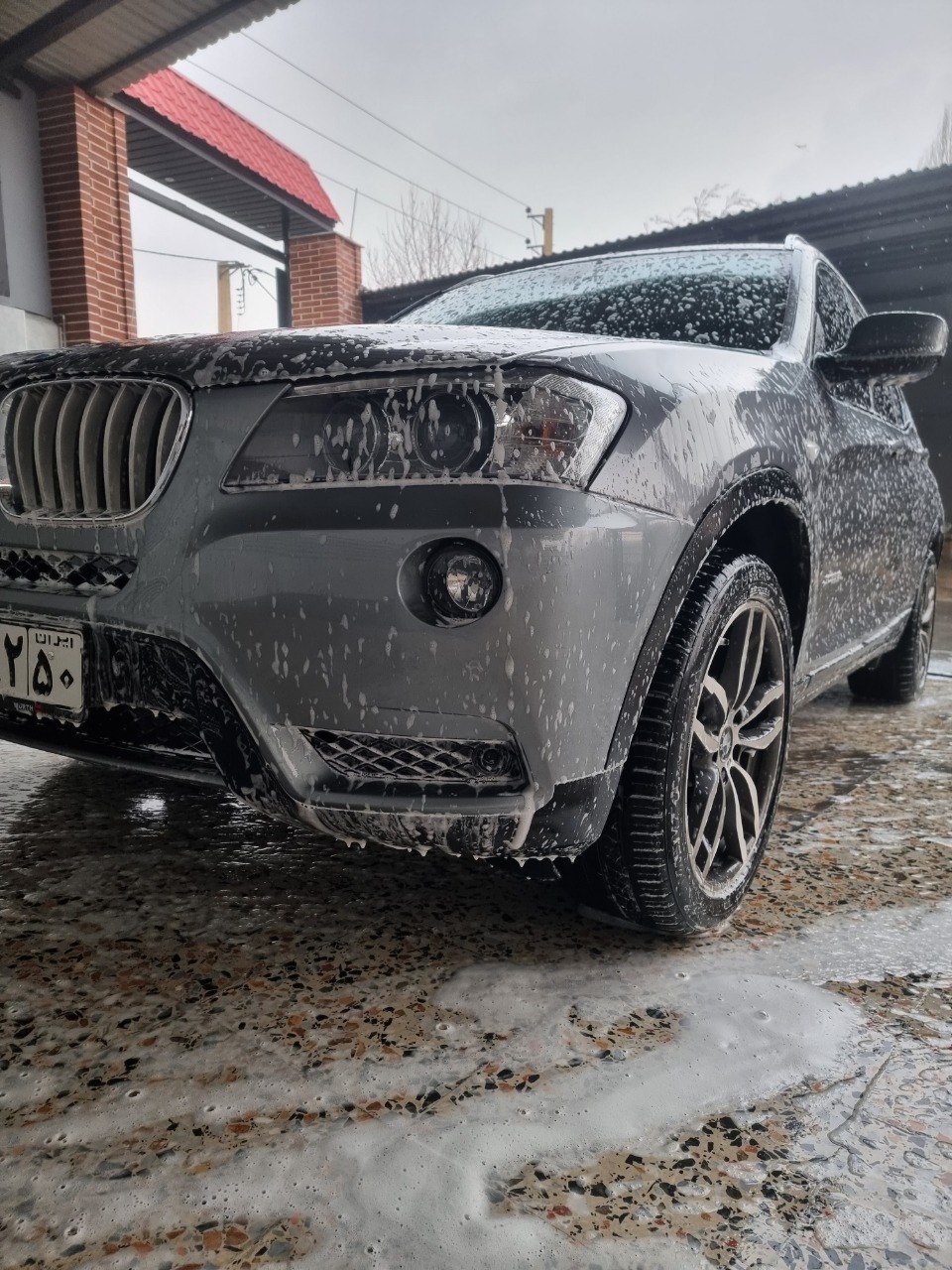 مجتمع خدمات خودرو و کارواش V8