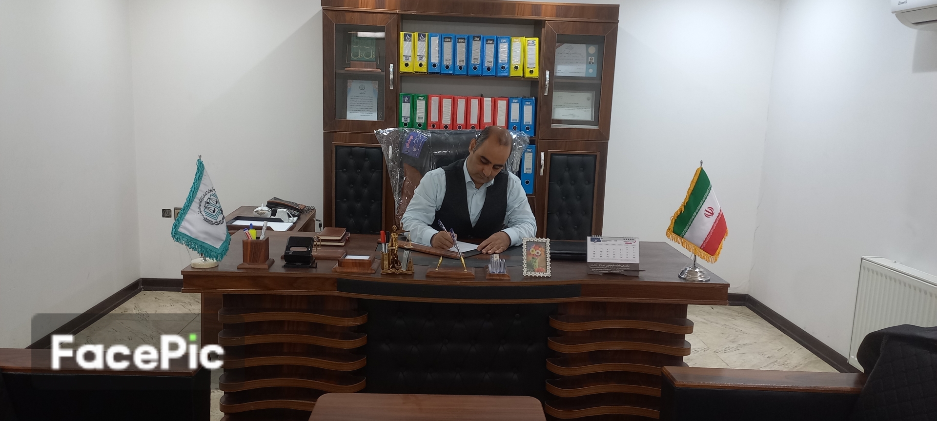 وکیل پایه یک دادگستری اکبر باقرزاده