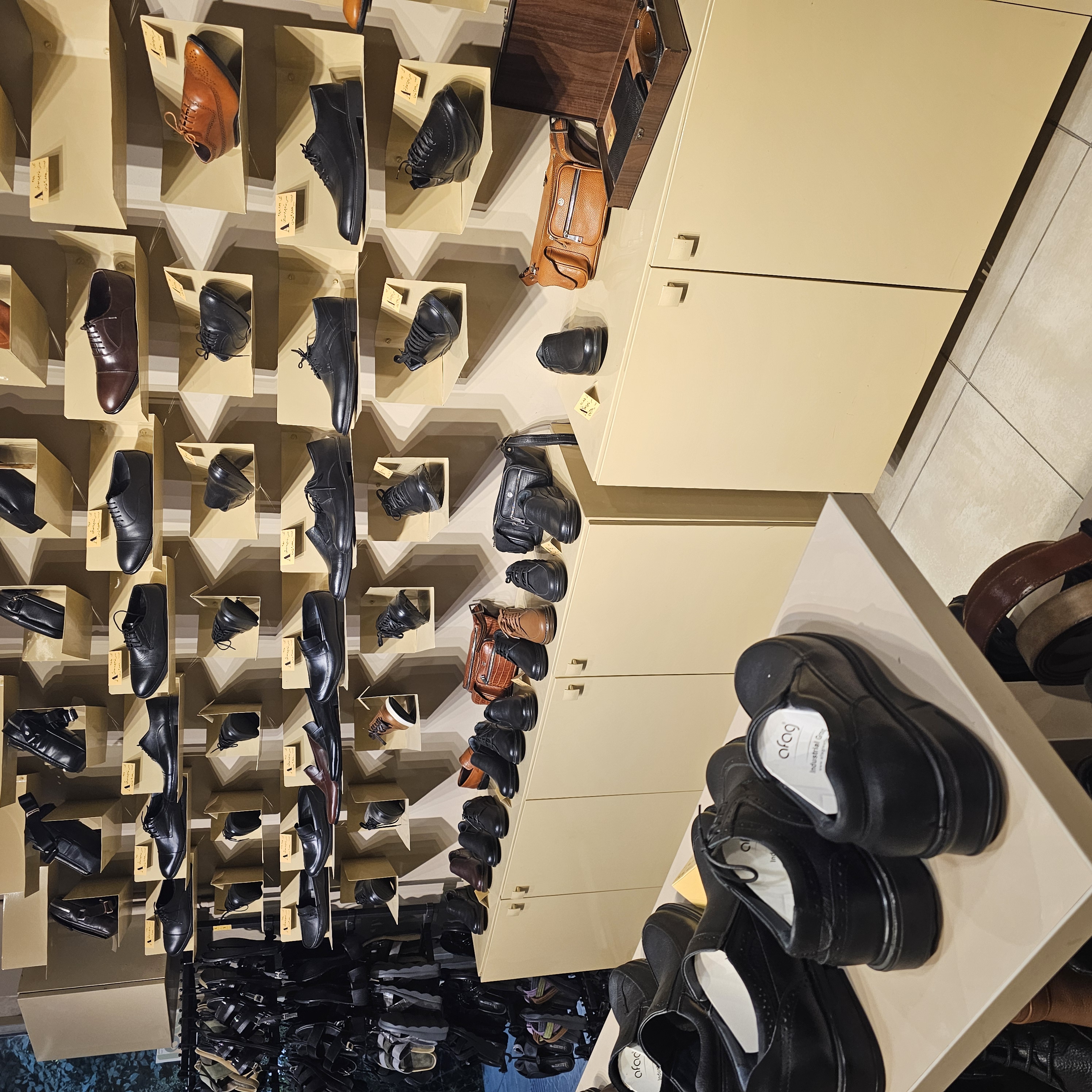 کیف و کفش آدینه یزد