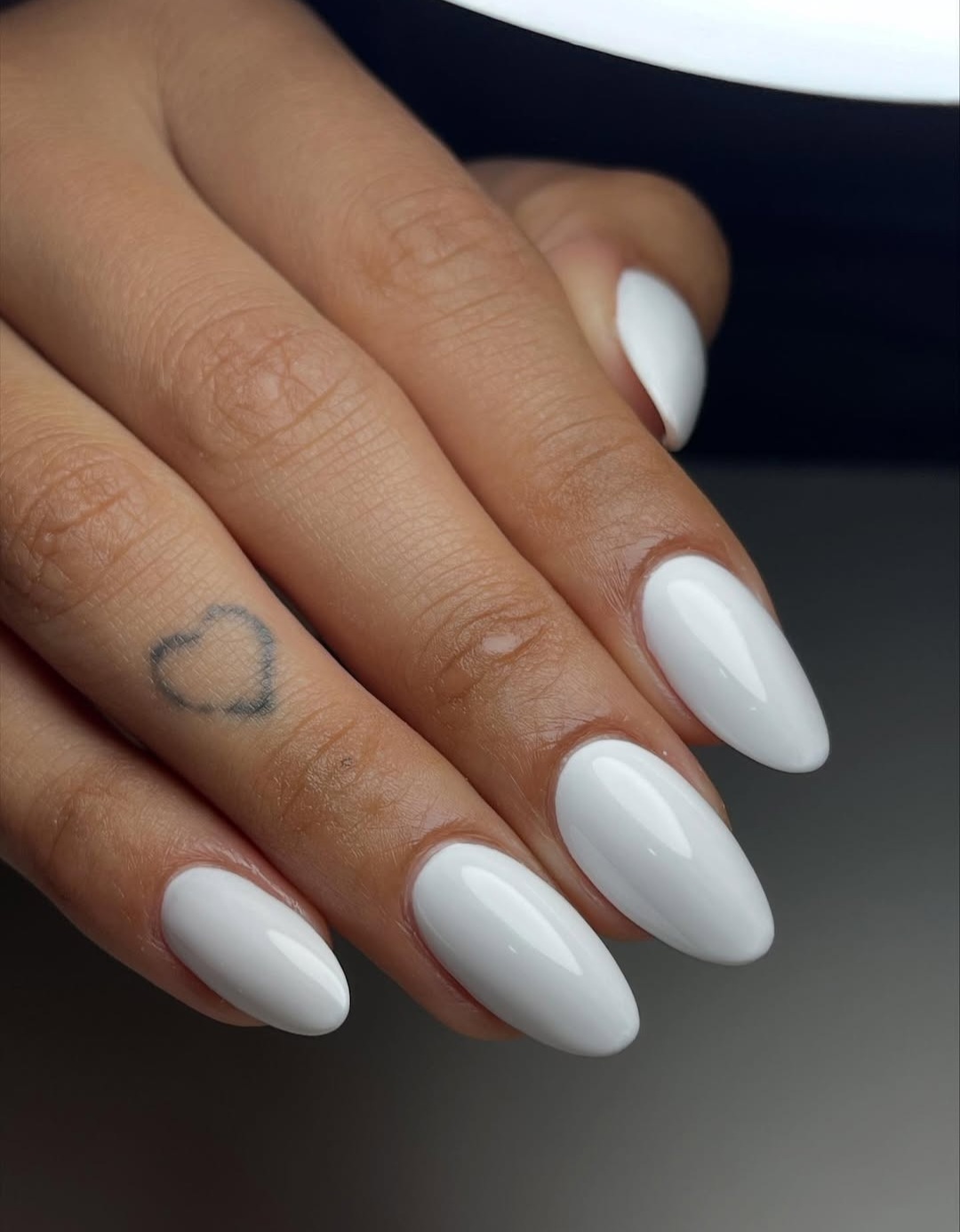 خدمات تخصصی ناخن گل آرا