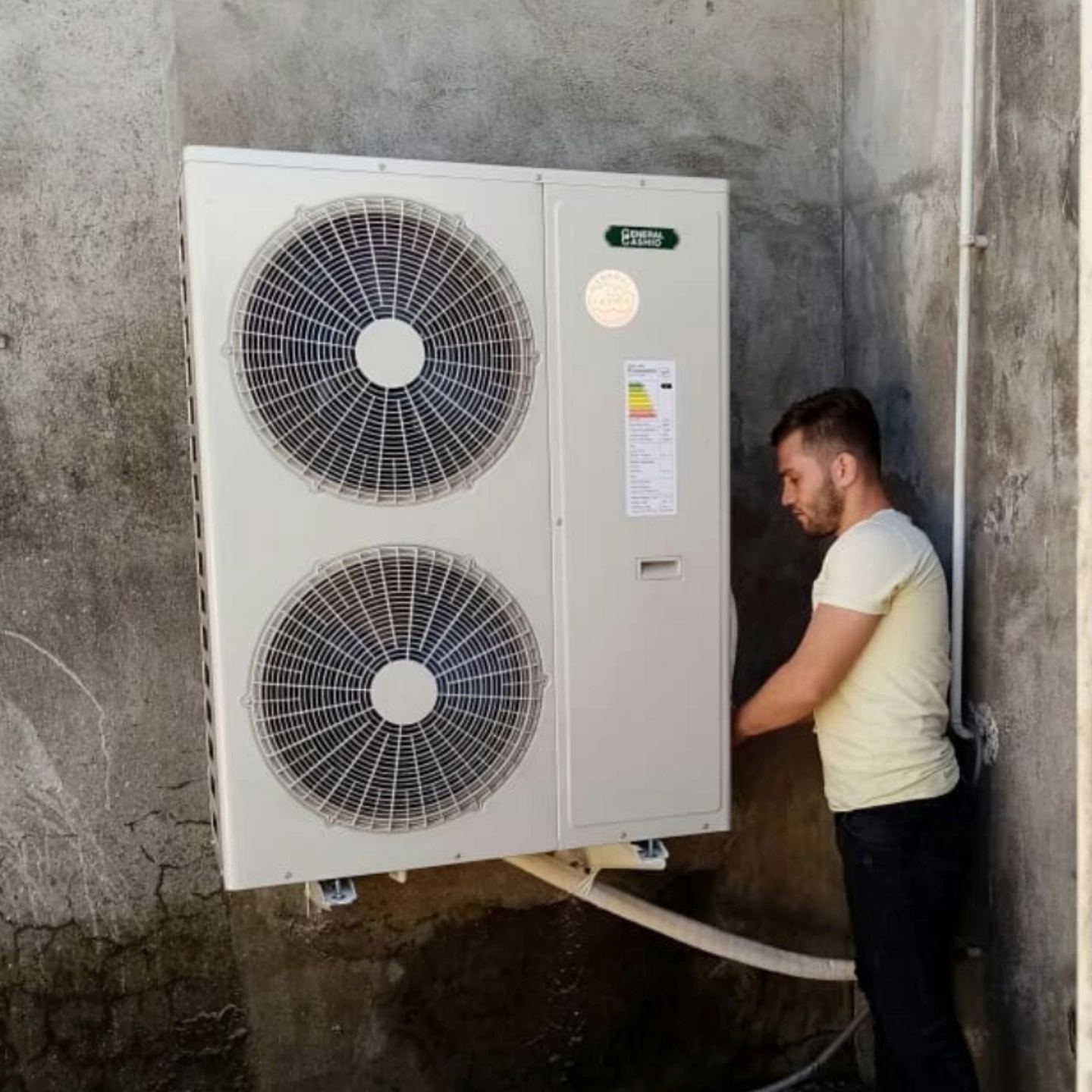 فروشگاه کولر اشکان (فروش ؛ نصب ؛ تعمیر)
