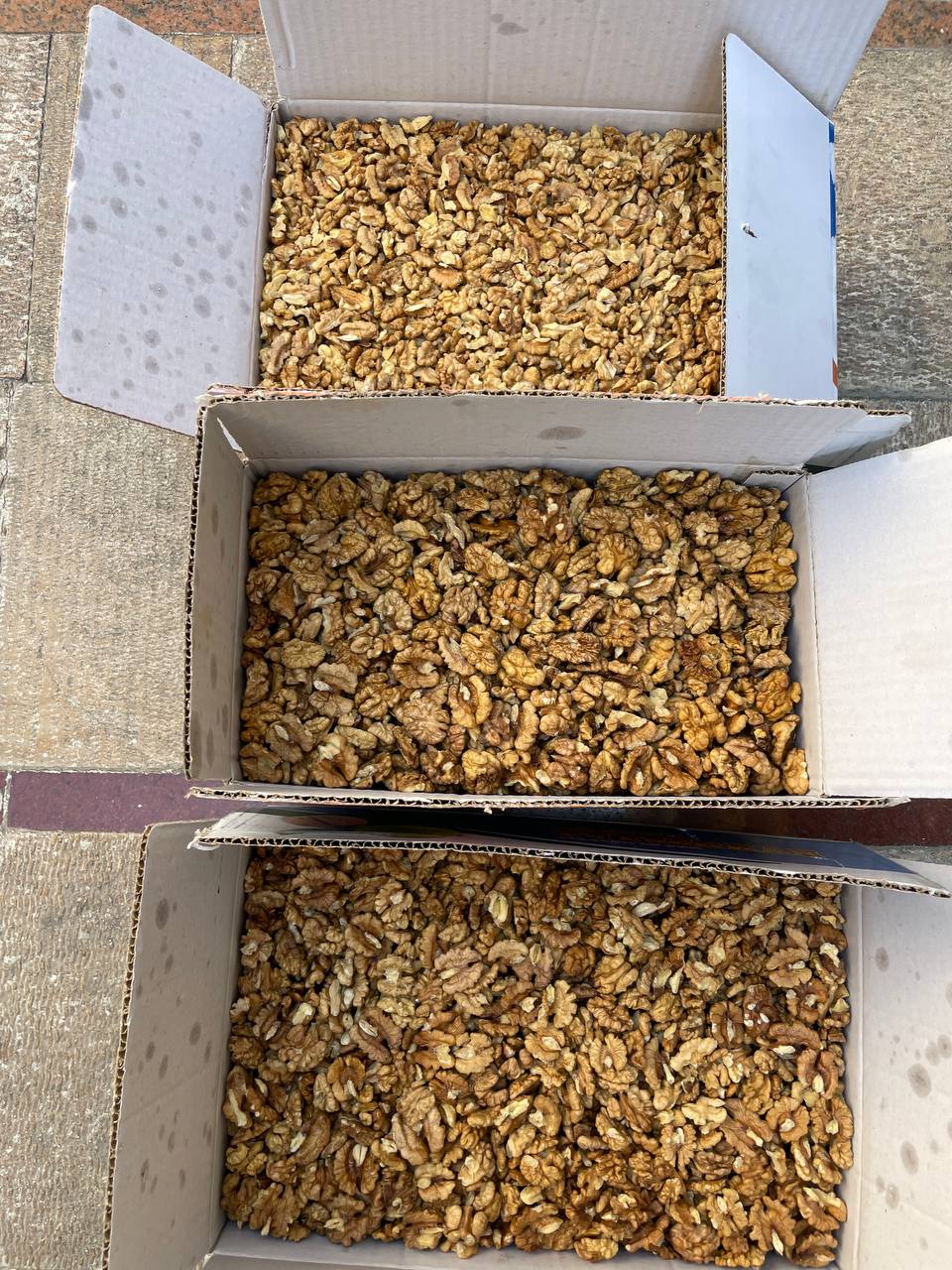 آجیل وخشکبار  بینظیر تویسرکان