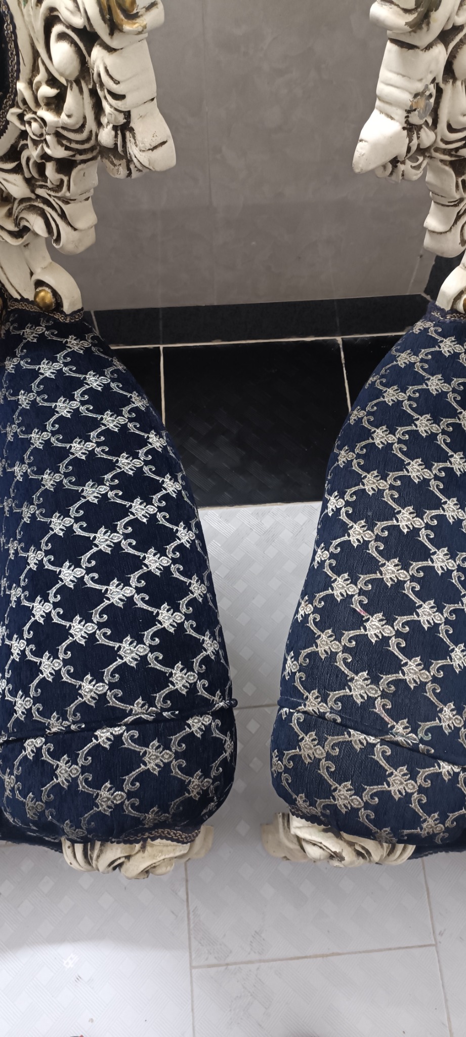 مبل شویی وَرنا