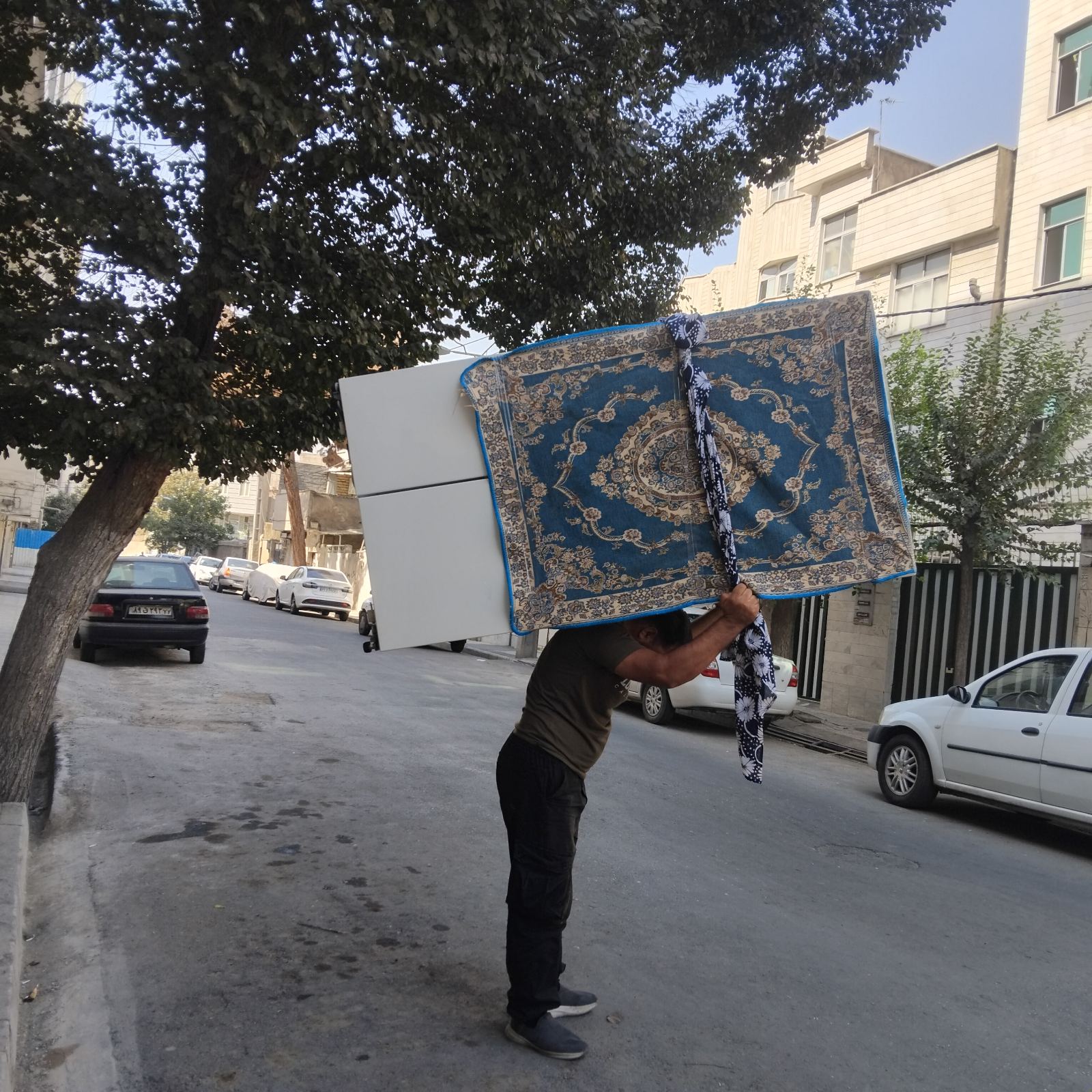 باربری حمل باراثاثیه منزل کارگرخالی خاور