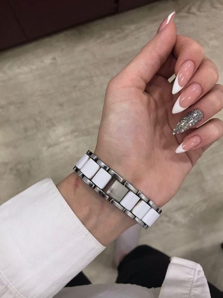 خدمات تخصصی ناخن ریحانه