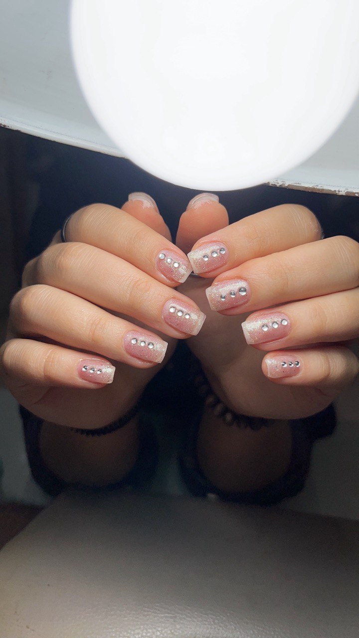 خدمات تخصصی ناخن