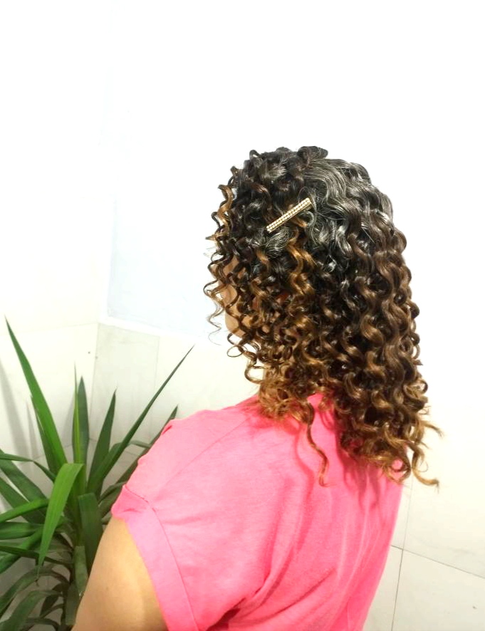 خدمات تخصصی ناخن منیژه