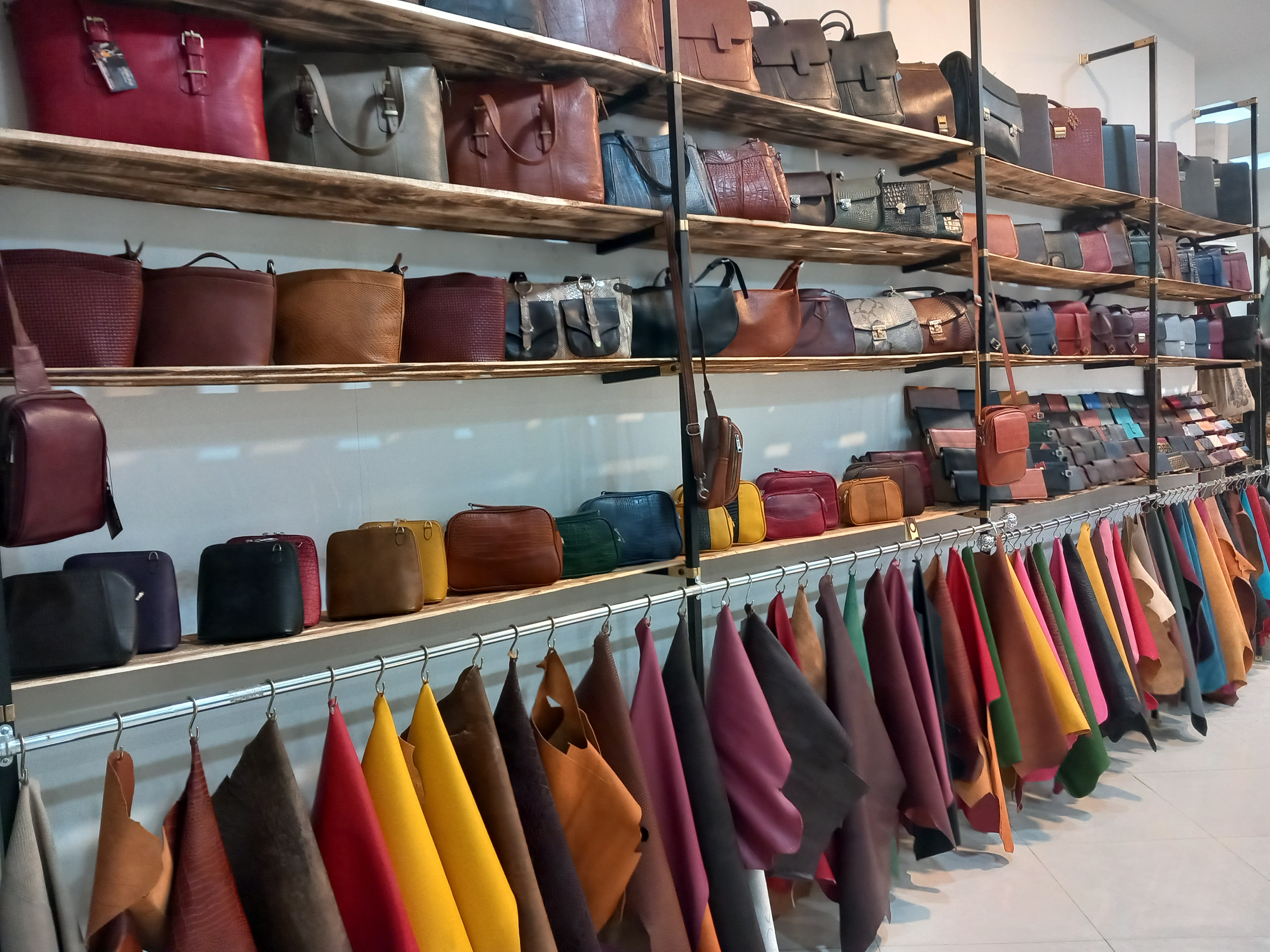 مصنوعات چرم باستان