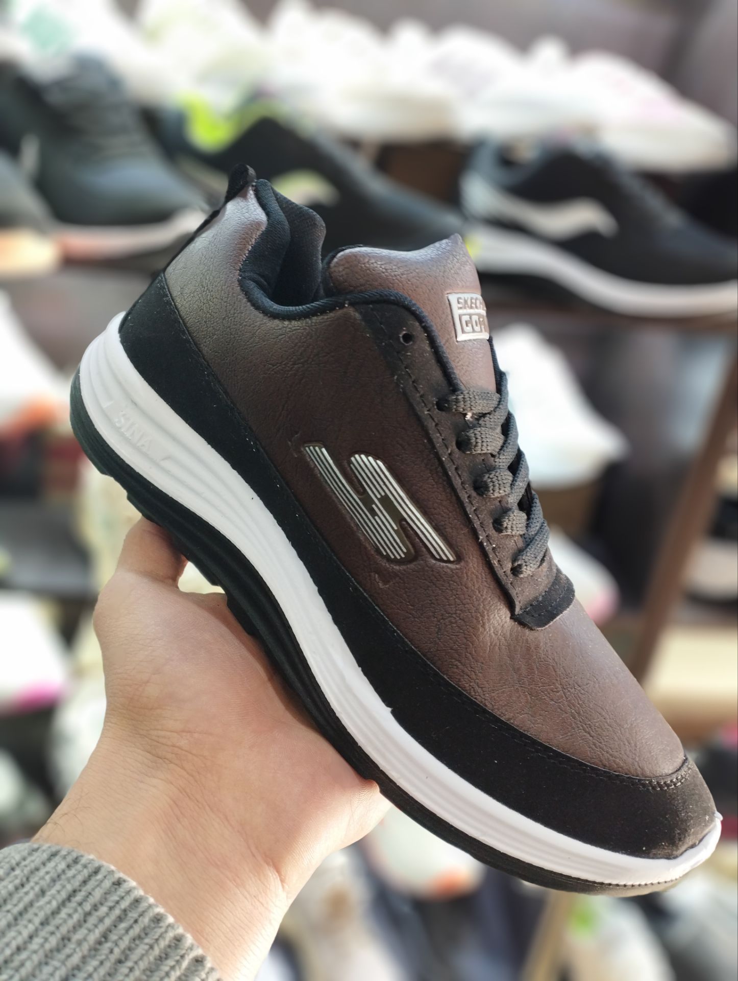 فروش عمده انواع کفش افشار