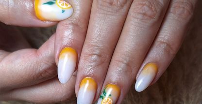 خدمات کاشت ناخن زینب