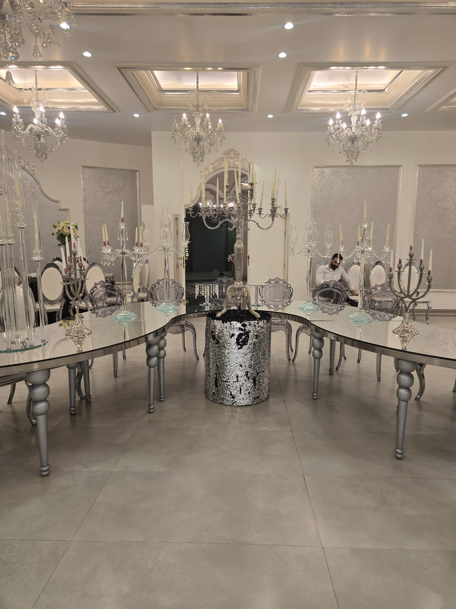 تالار مجلل کیان