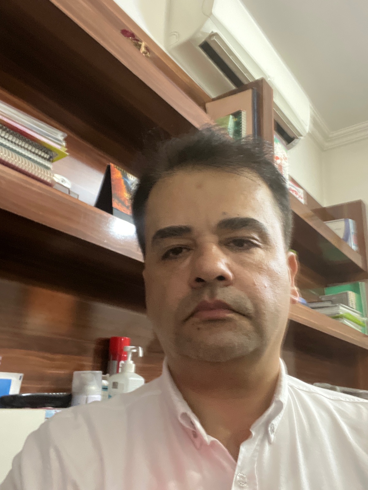 رضا نانواباشی