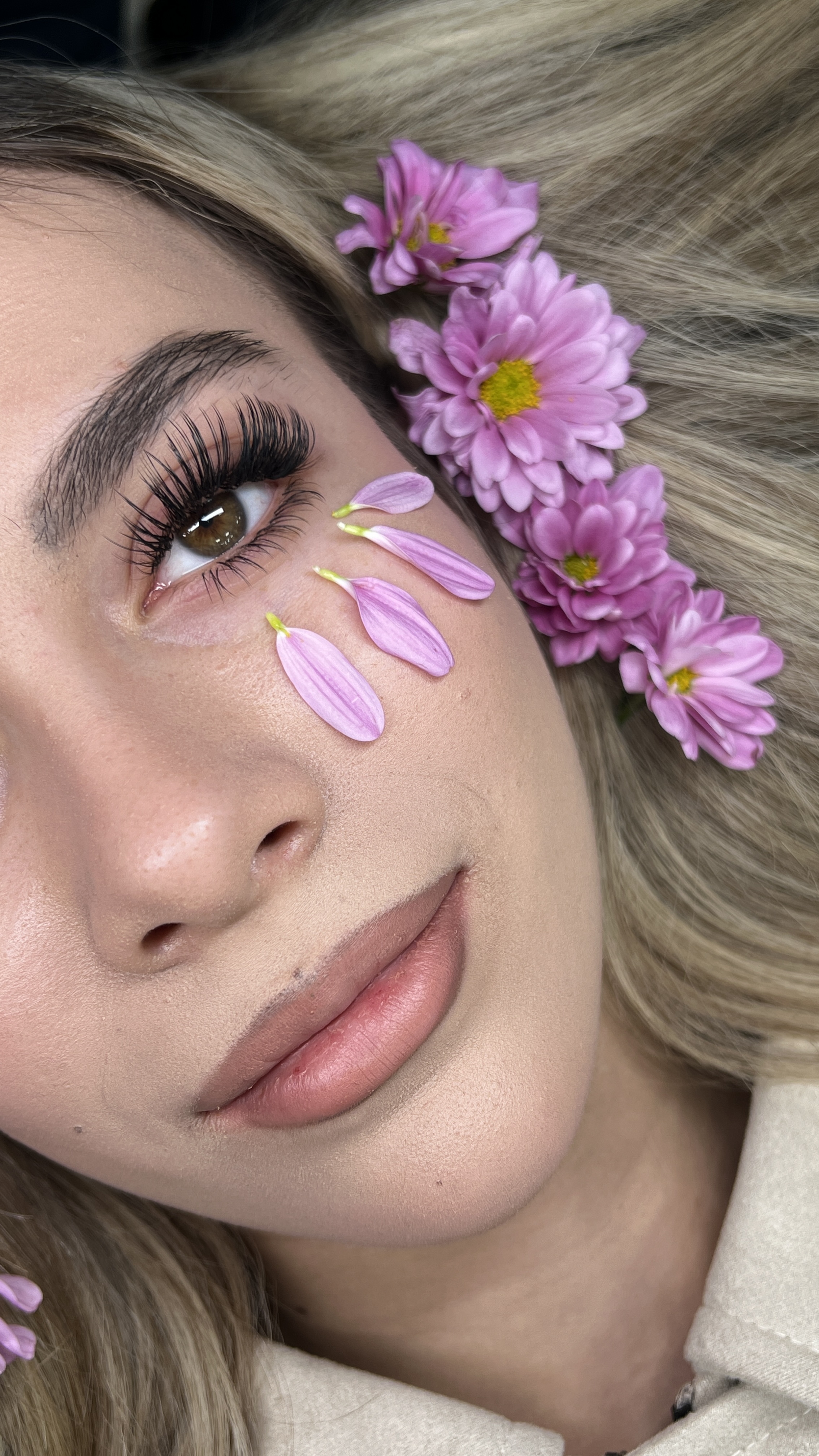 آموزش و ارائه خدمات تخصصی اکستنشن مژه محمودوند