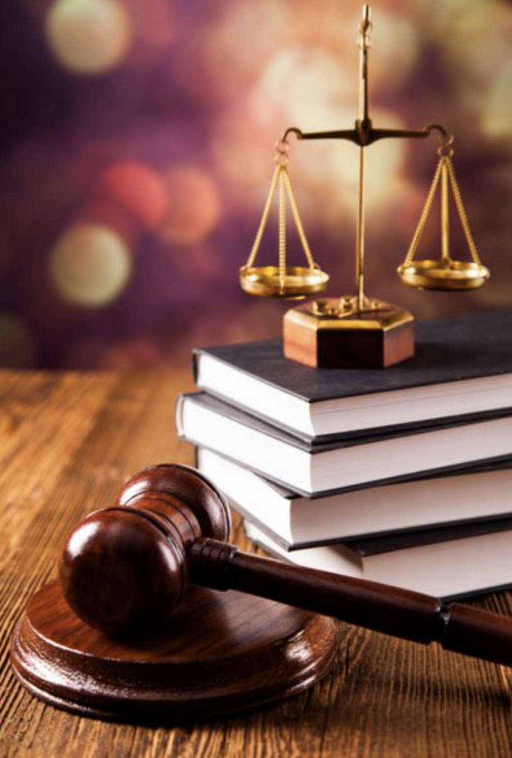 وکیل پایه یک دادگستری