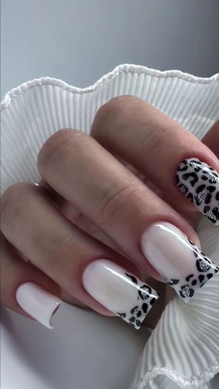 مرکز تخصصی تتو،کاشت ناخن و مژه الهام