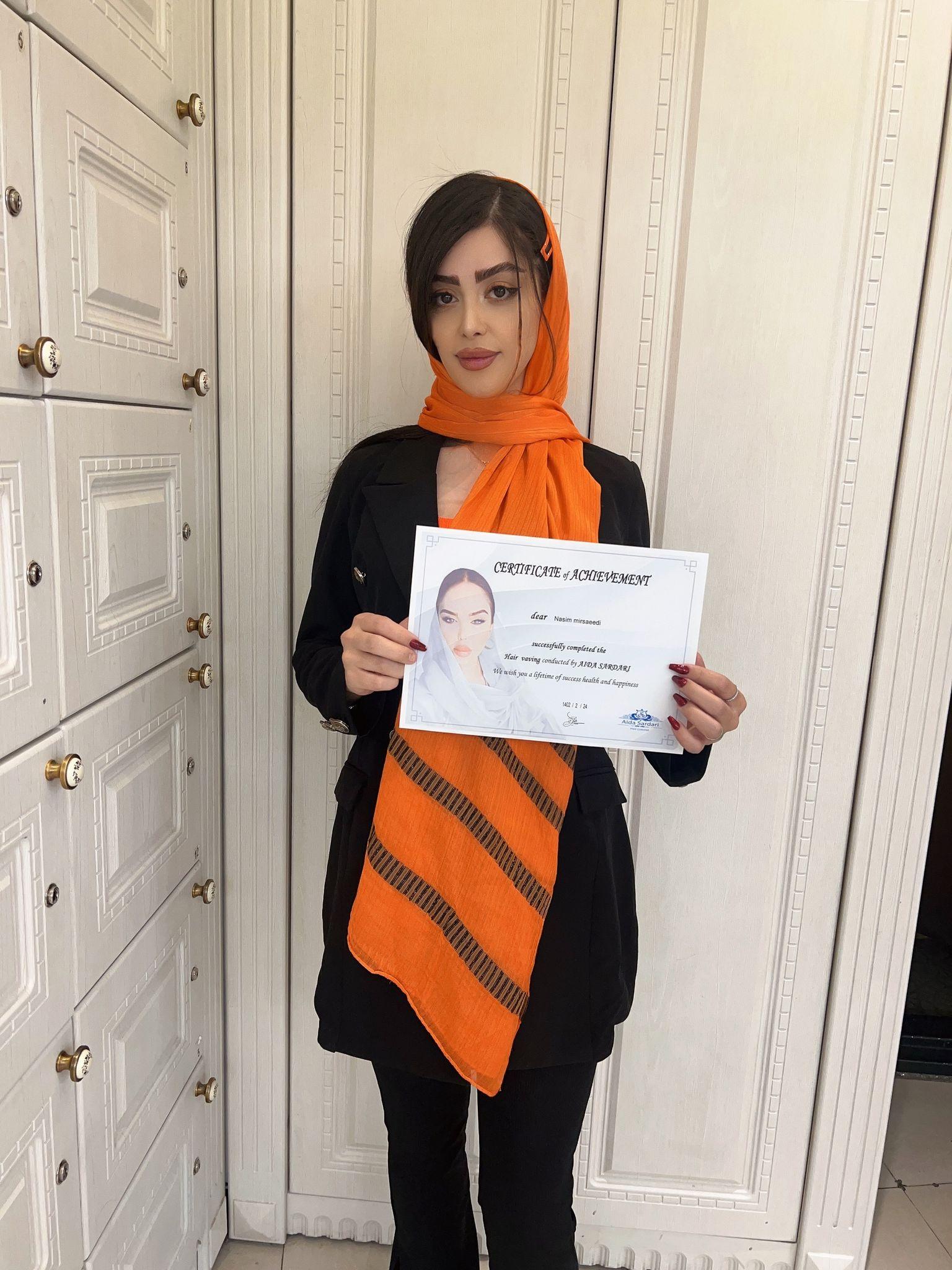 مرکز تخصصی رنگ و مش وفر مو‌ و کراتین مو