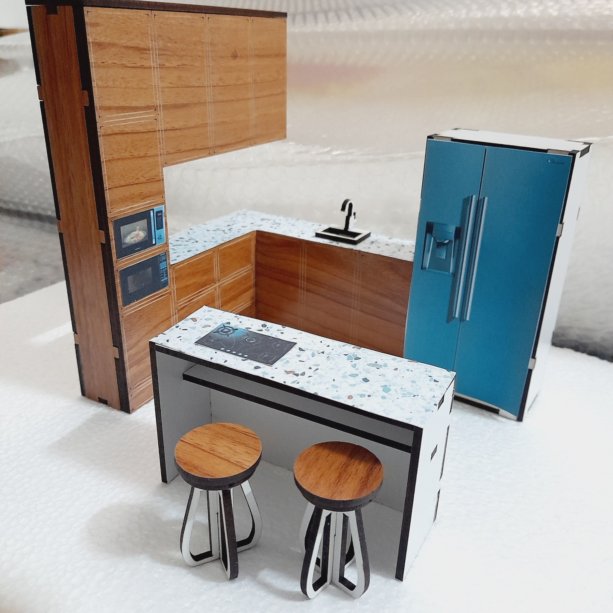 کارگاه ماکت و کوچولوسازی بانوی ماکت ساز