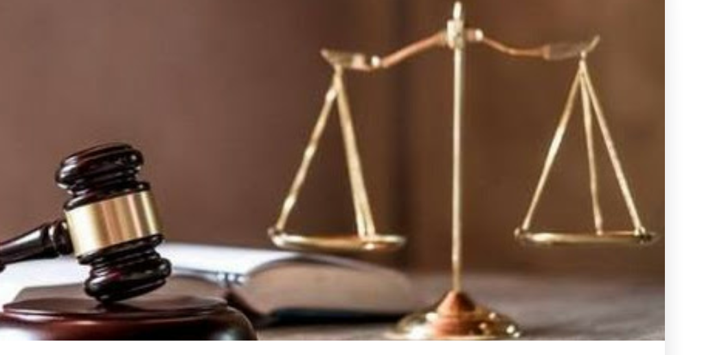 مشاور حقوقی و وکیل ابراهیم لطفی