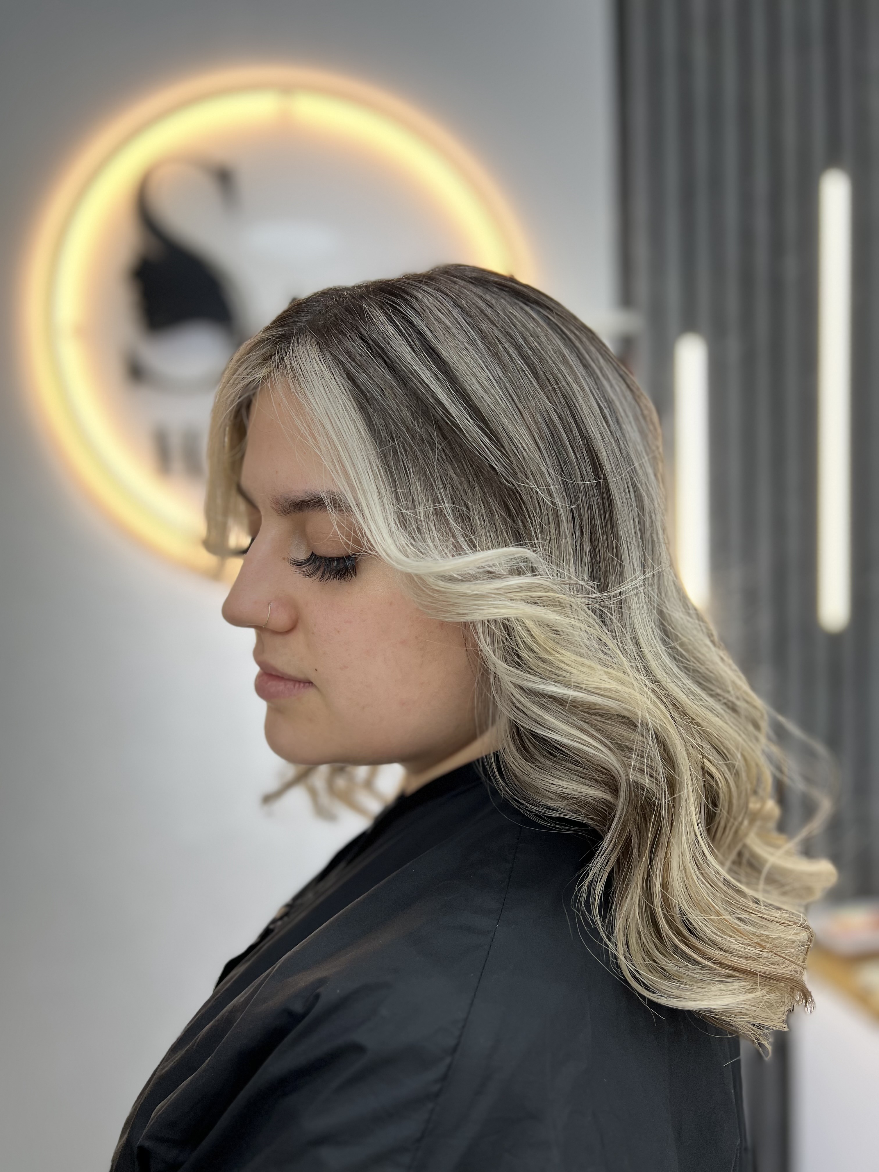 خدمات تخصصی رنگ لایت کراتین سحر ابراهیمی