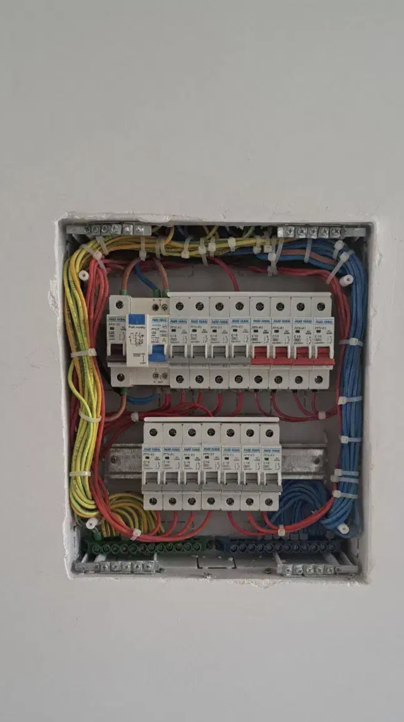 برقکار و خدمات برق ساختمان مهندس طالبی