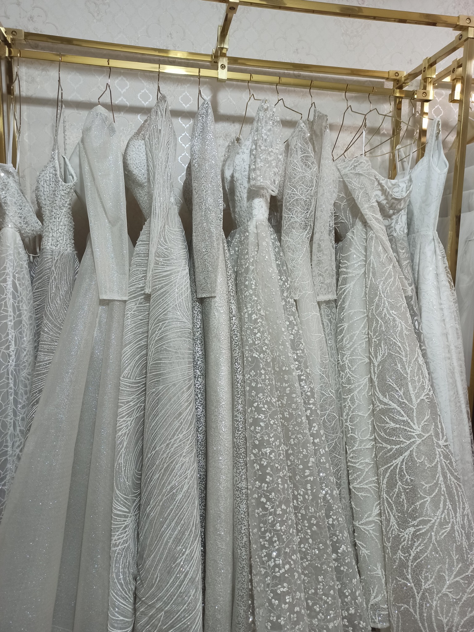 لباس عروس و مجلسی بیگلری