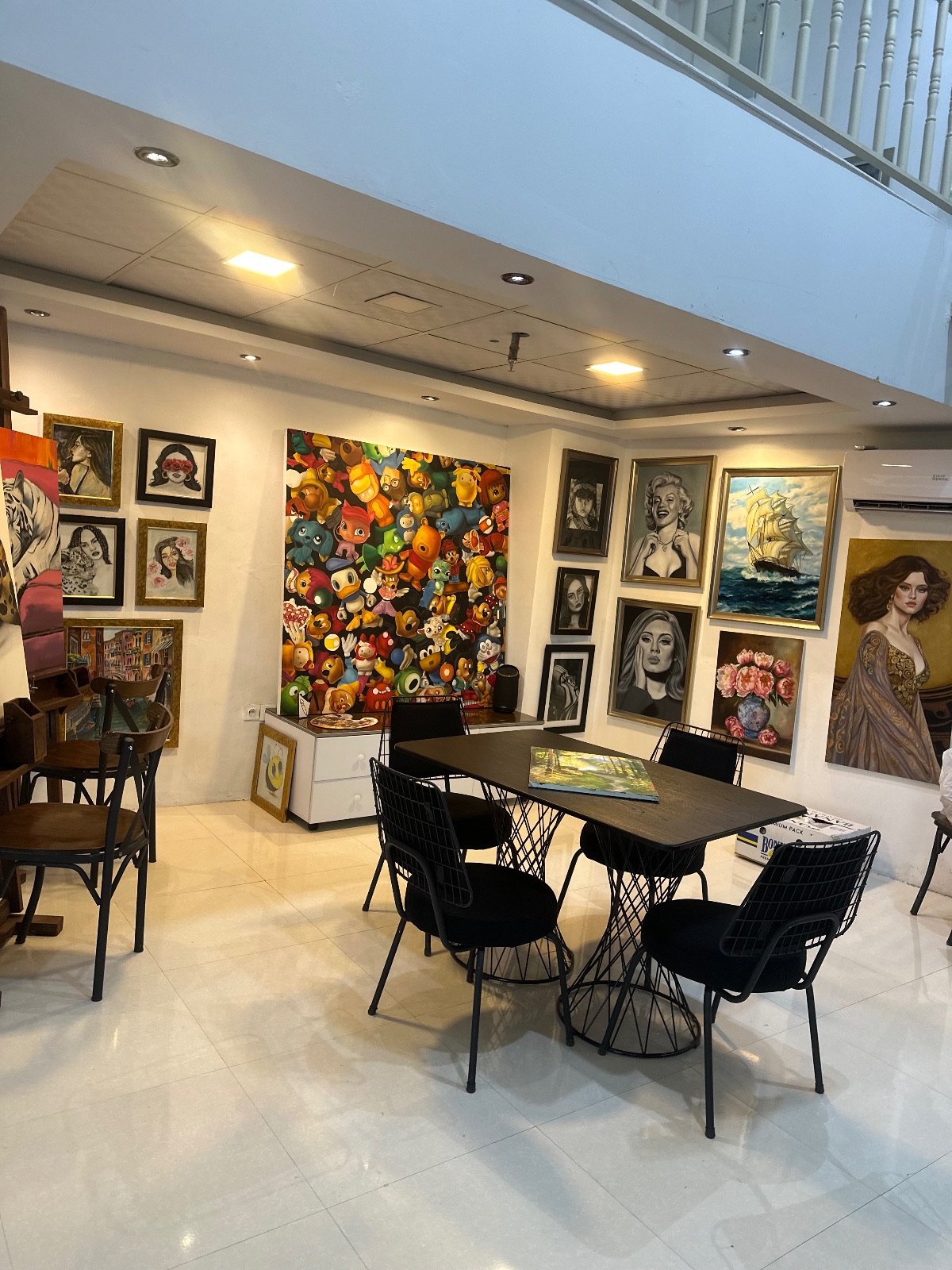 گالری نقاشی بهار