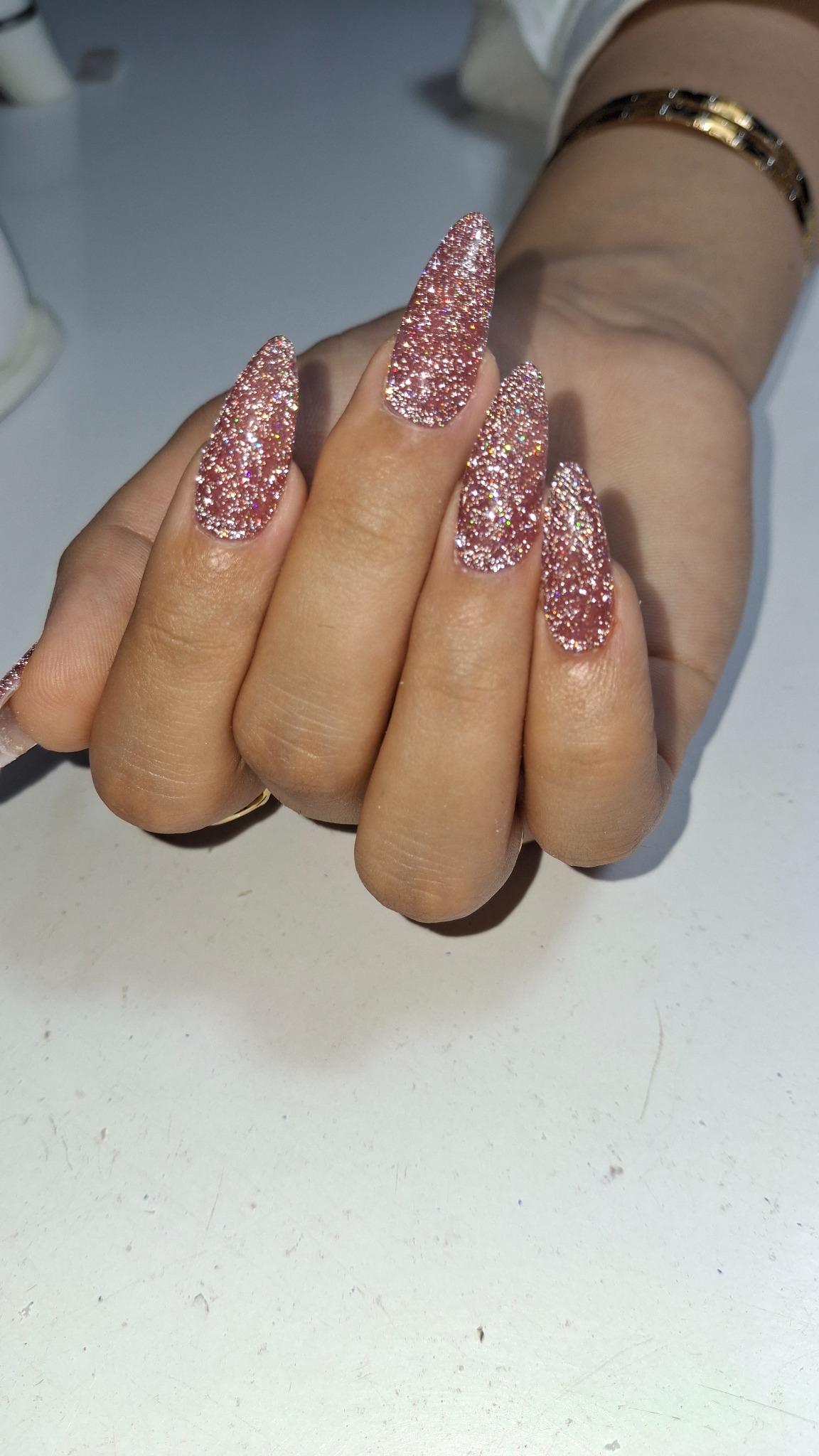 سالن تخصصی ناخن نور ماه