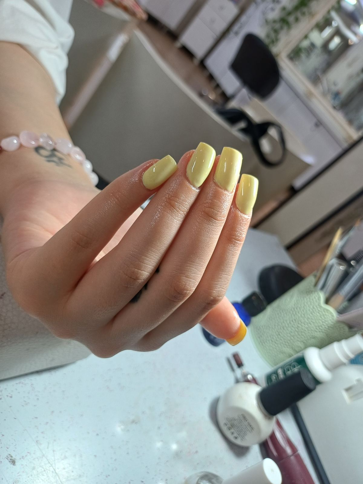 خدمات کاشت ناخن hadisss_nail