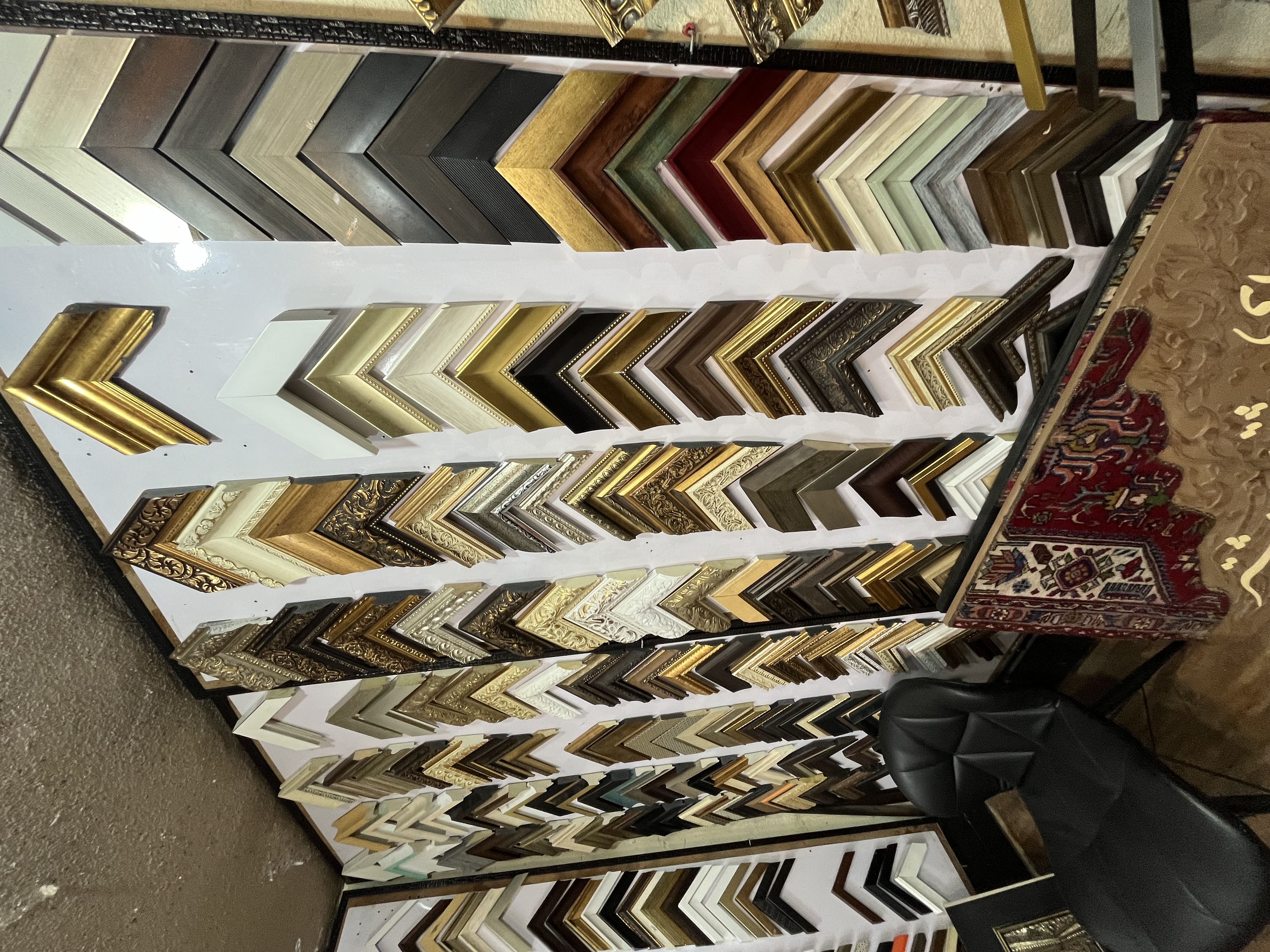 قاب سازی و کافه گالری برزگر