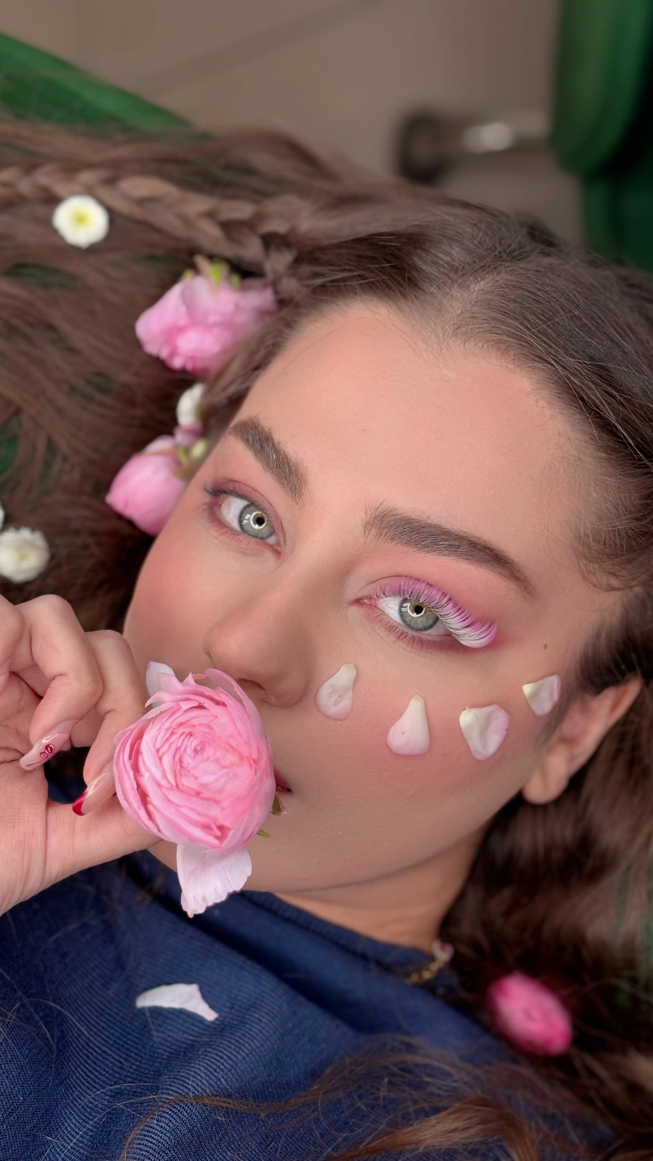 خدمات تخصصی اکستنشن مژه طلا