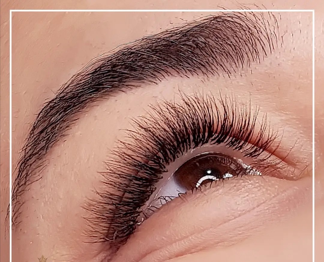 اکستنشن و کاشت مژه و لیفت مهشید سلیمانی