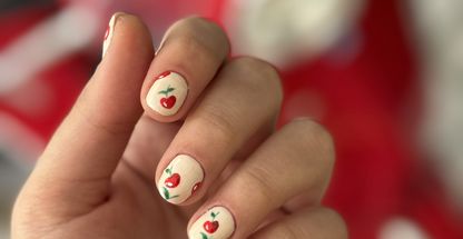 کاشت ترمیم و طراحی ناخن نيوشا