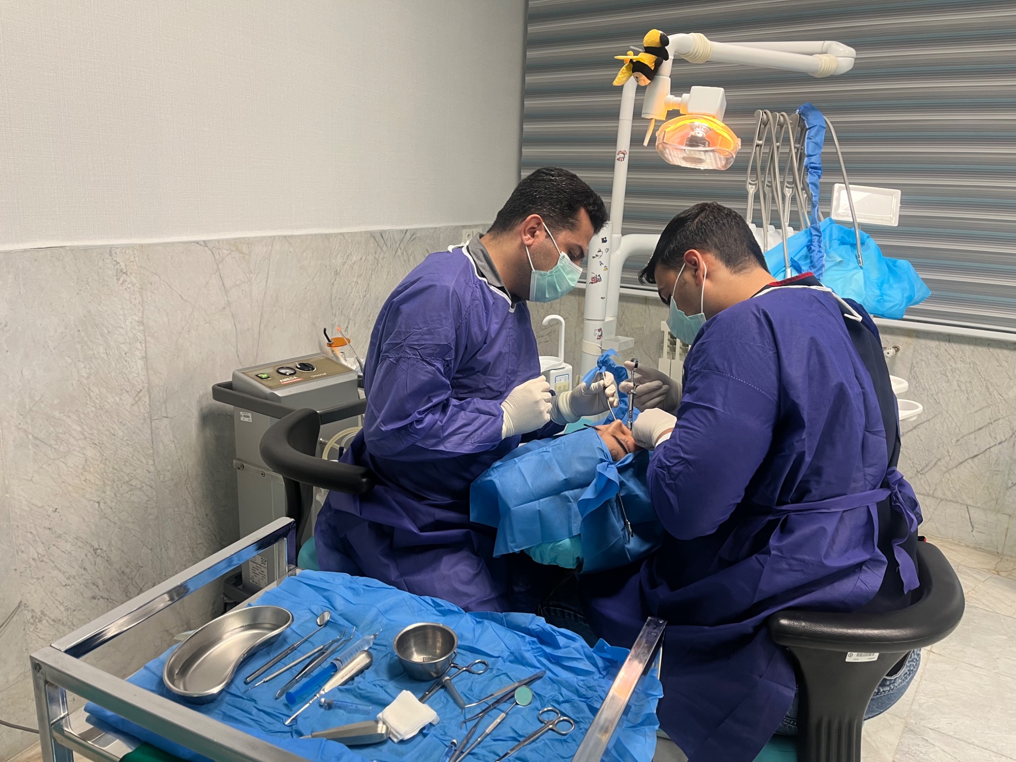 کلینیک دندانپزشکی مهرِنو