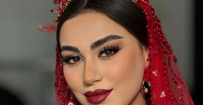 خدمات میکاپ و شنیون ساحل اکبری