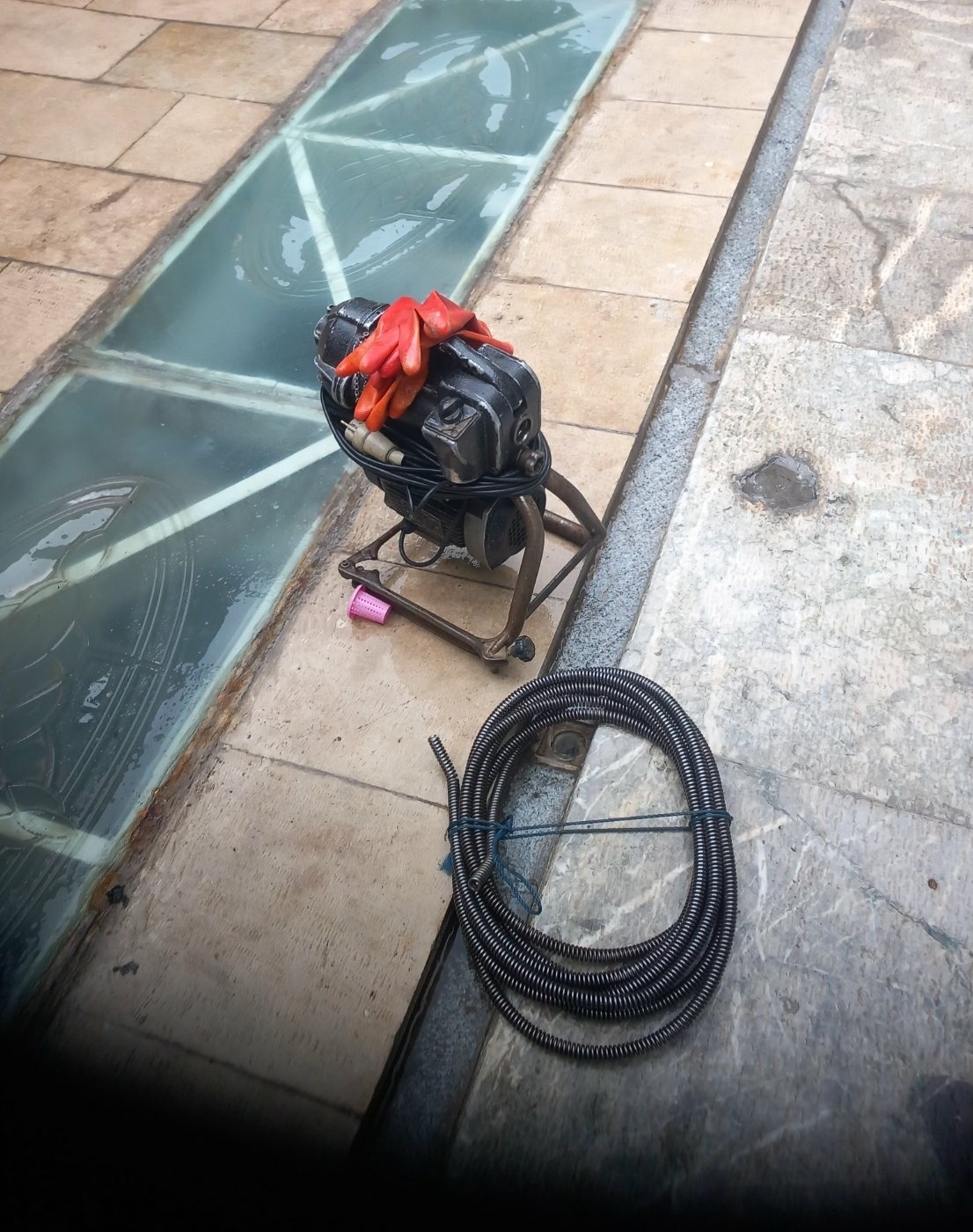 تاسیسات و لوله بازکنی مشهد نوین