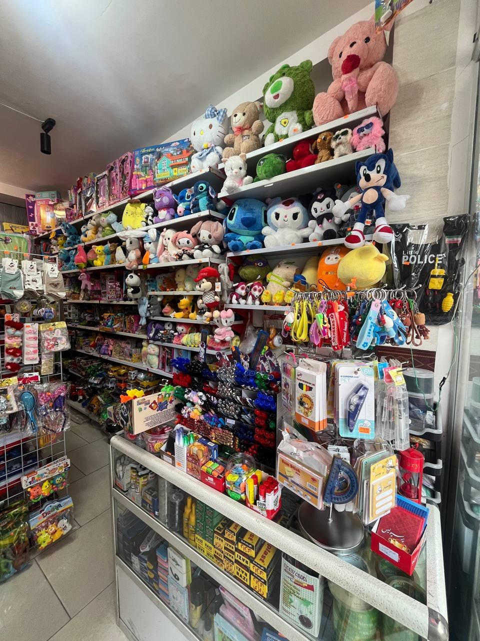 فروشگاه اسباب بازی و لوازم تحریر چشمک