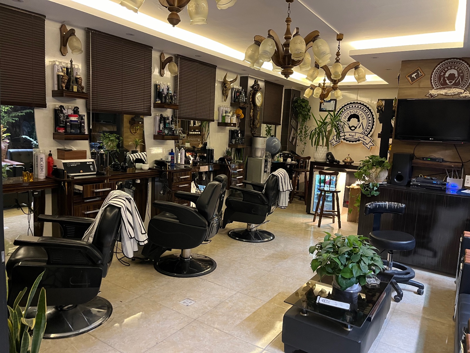 کافه پیرایش آینه ممنوع