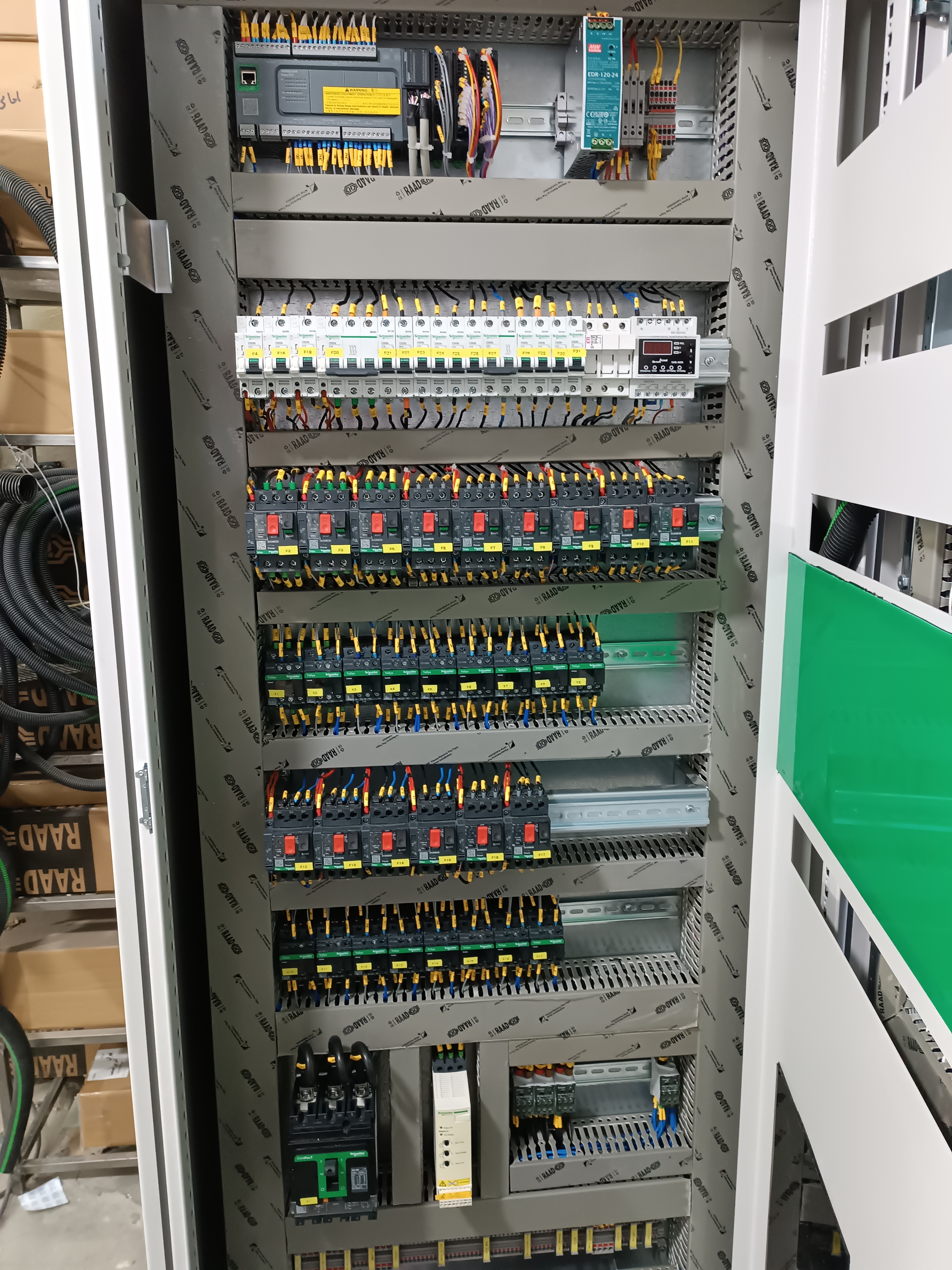 خدمات برق صنعتی و اتوماسیون صنعتی