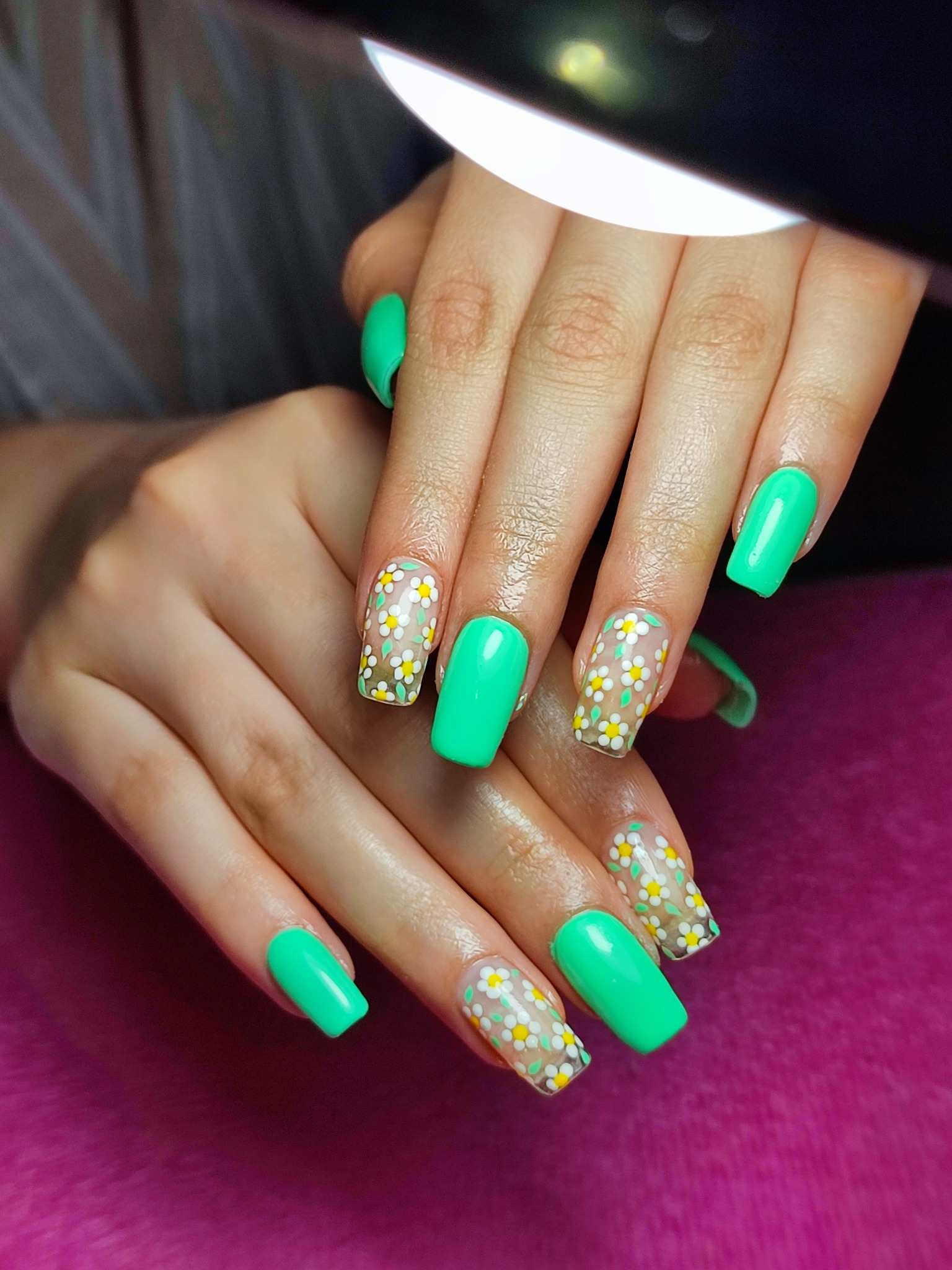 Narges nail