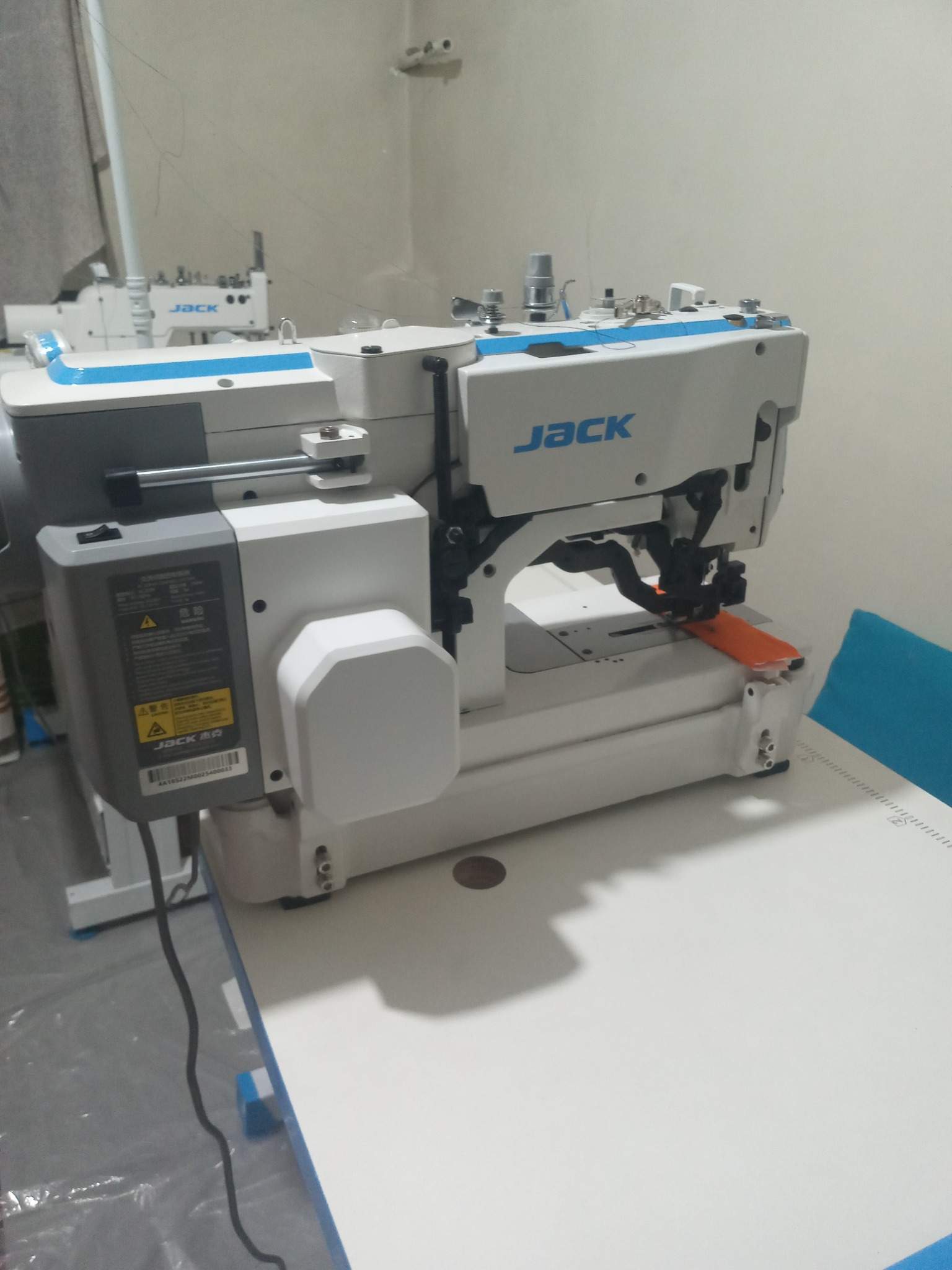 خدمات دکمه و مادگی