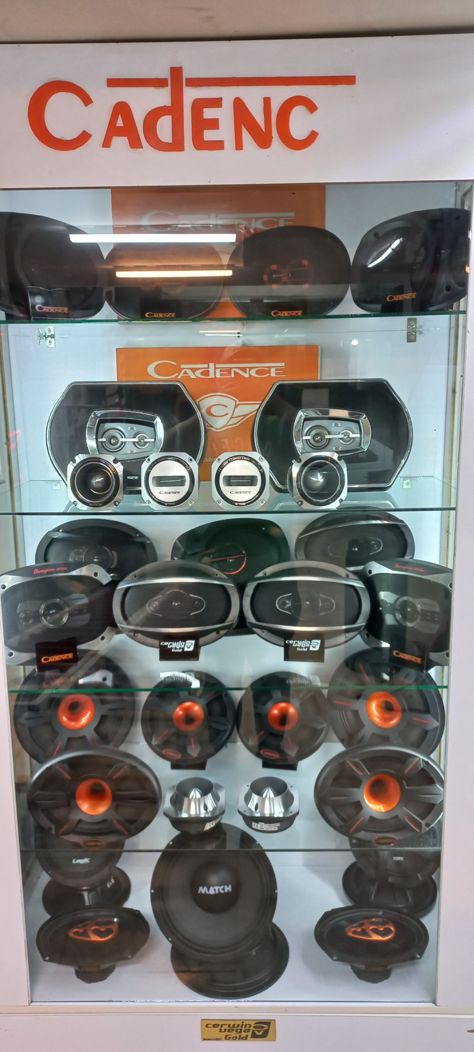 سیستم صوتی و تصویری اتومبیل