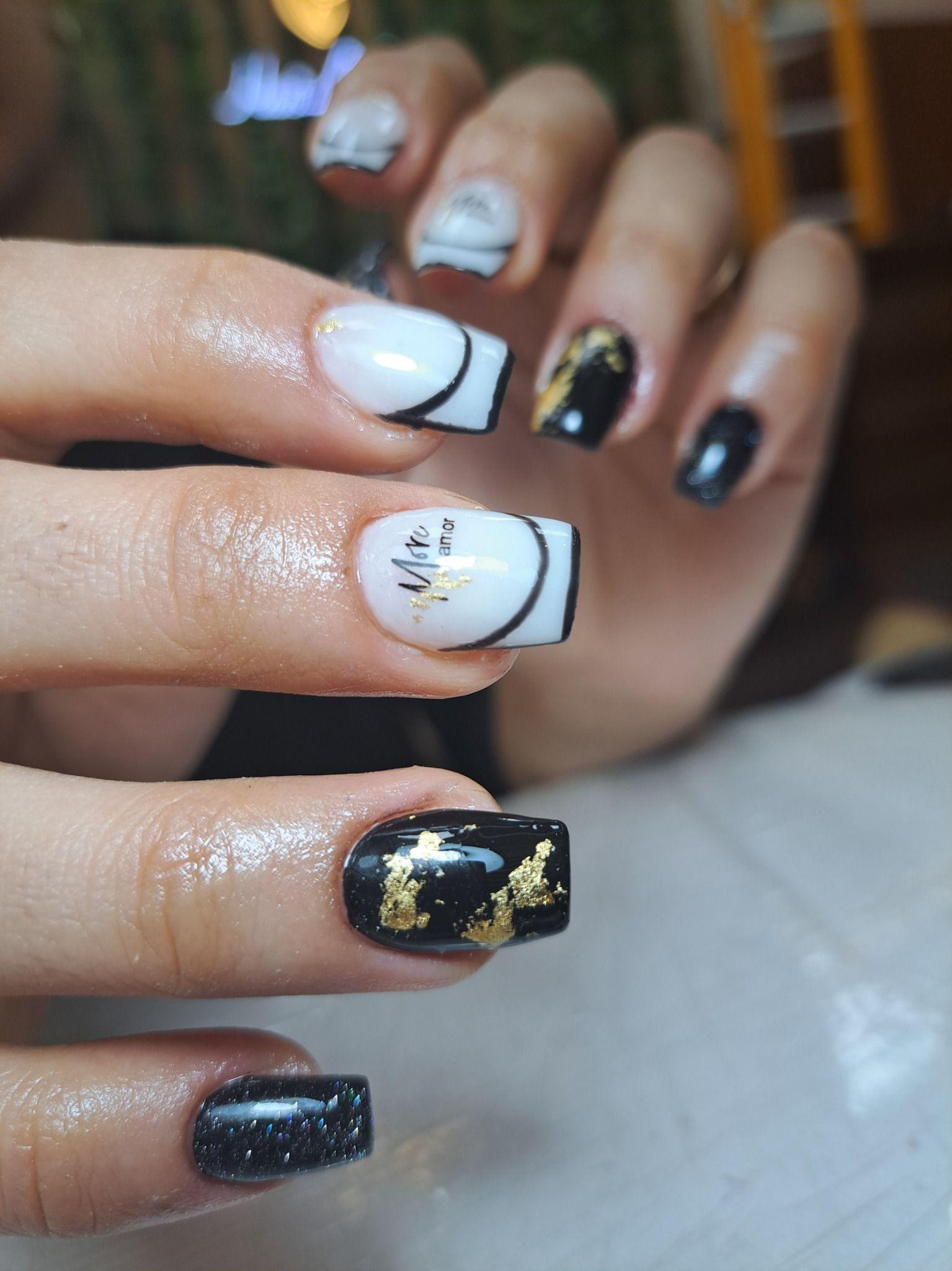 کاشت ناخن مرجان محمدی