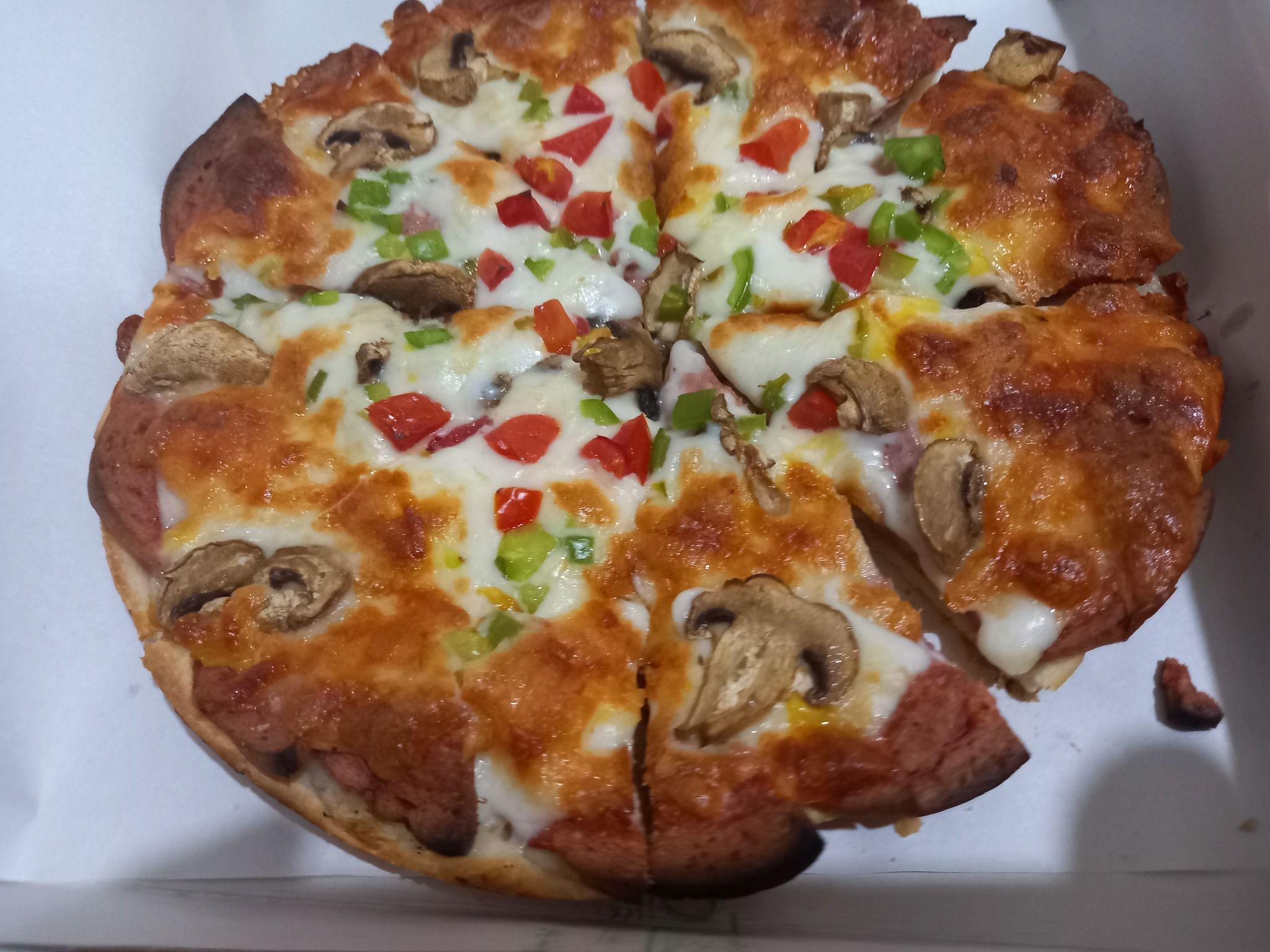 پیتزا میزبان