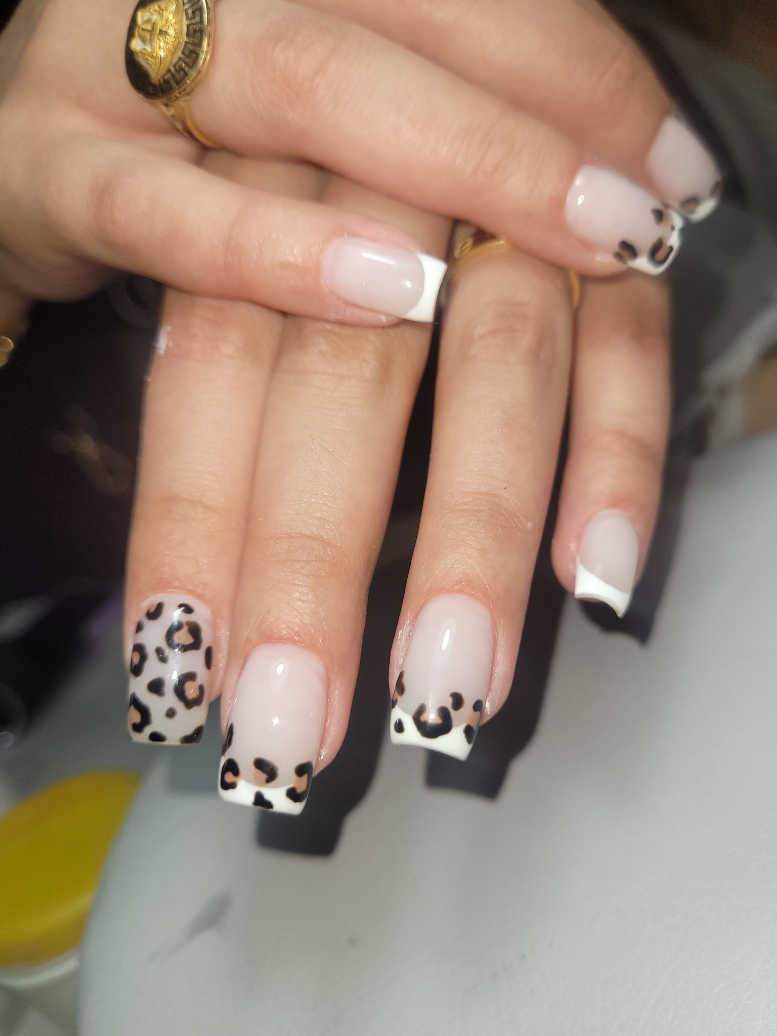 کاشت ناخن در مشهد