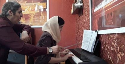 آموزش و مشاور موسیقی کودک بیات