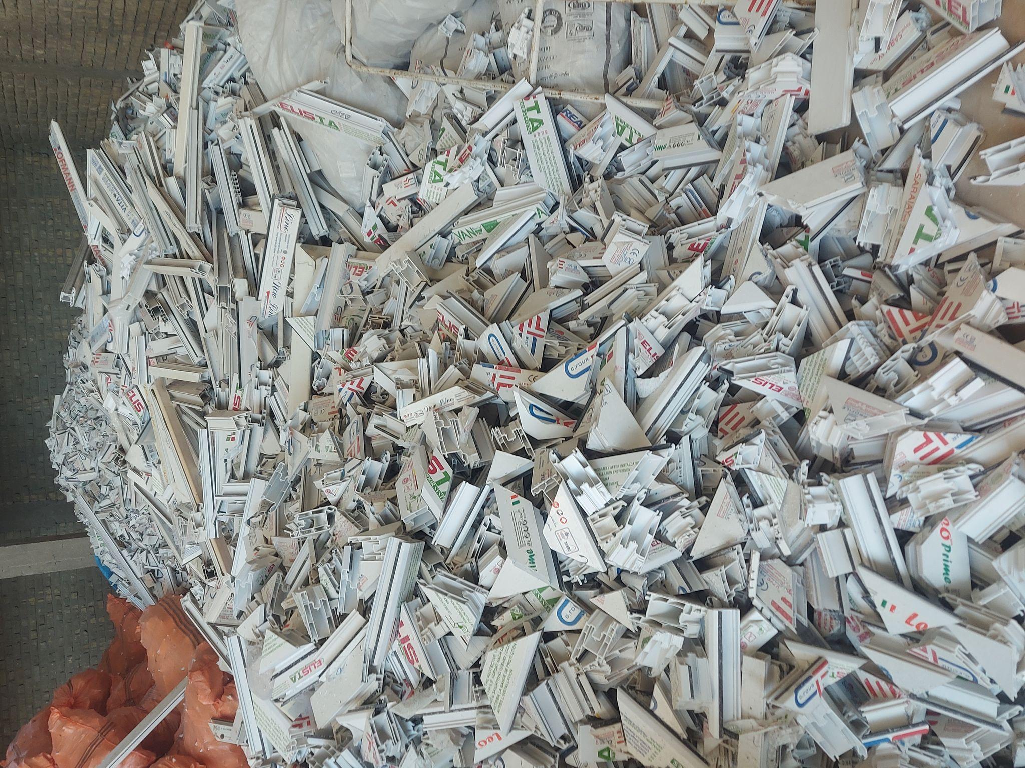 خرید ضایعات شرکتی درب وپنجره upvc