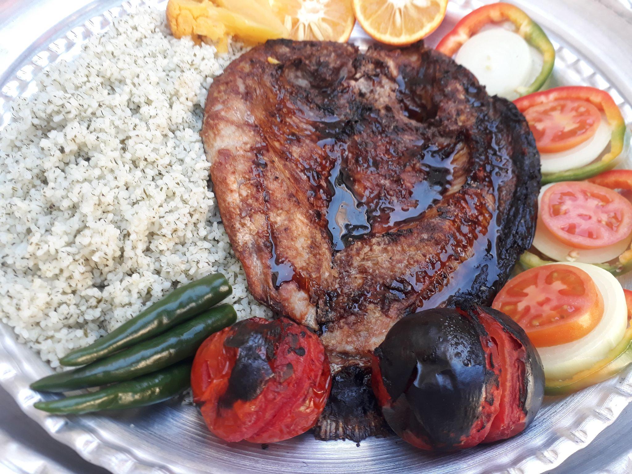 غذای بیرون بر جزیره