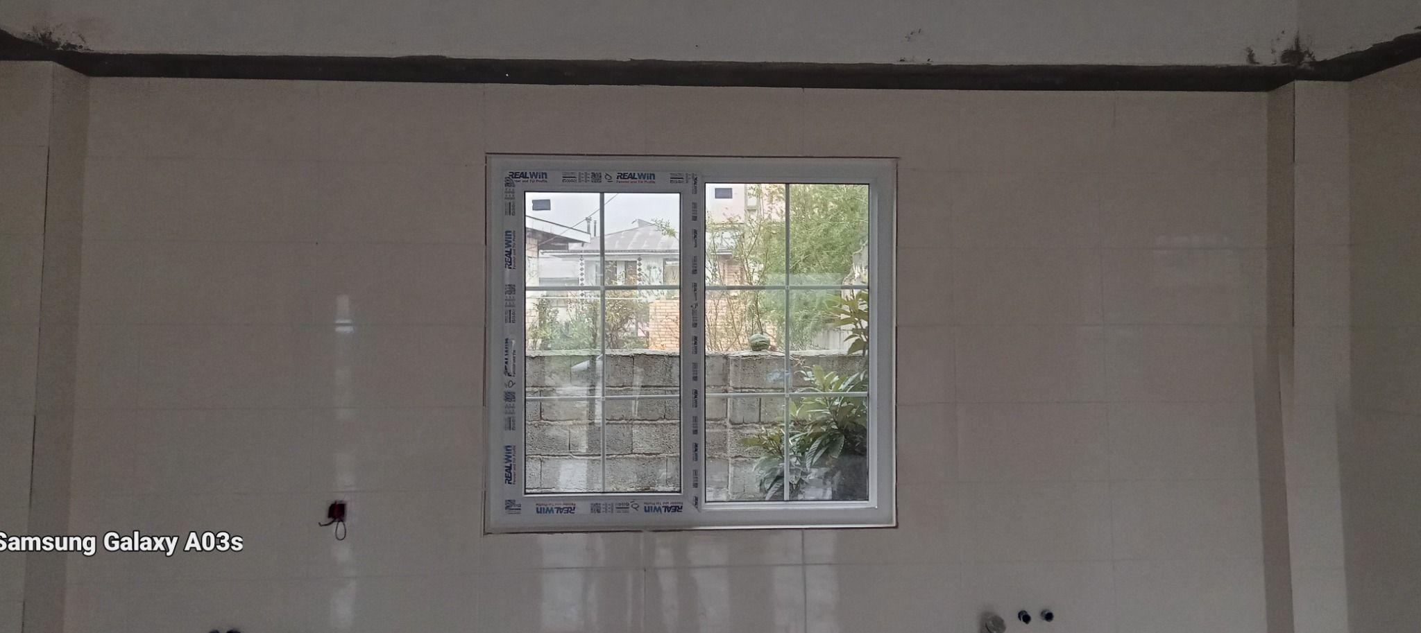 پنجره دوجداره  Upvc توری پلیسه